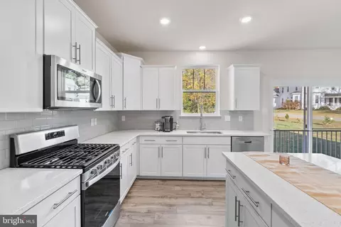 Kitchen - 834 Hillside Ave, Edgewater, MD 21037 photo 1 of 1