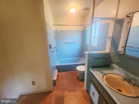 Bath - 3612 S South River Terrace Ter, Edgewater, MD 21037 photo 1 of 2