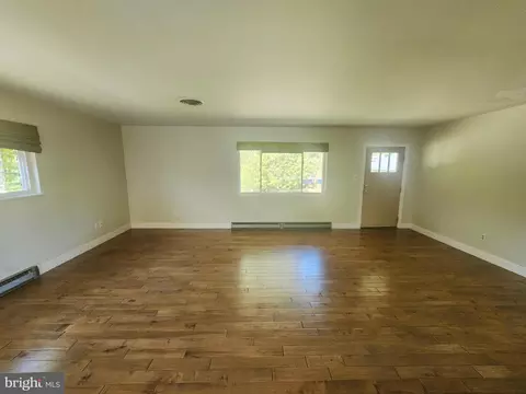 Living - 3612 S South River Terrace Ter, Edgewater, MD 21037 photo 2 of 6