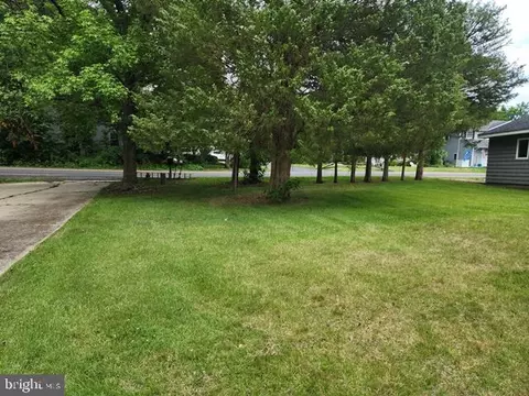 Exterior - 3612 S South River Terrace Ter, Edgewater, MD 21037 photo 1 of 3