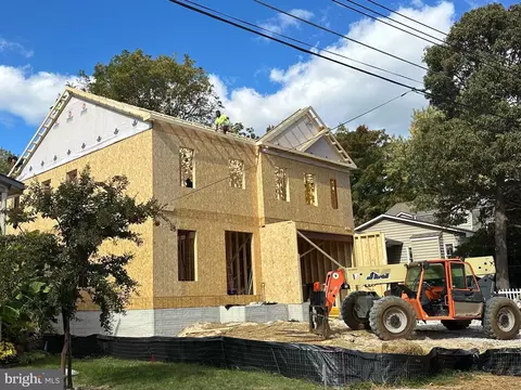 Exterior - 527 Bay View Point Dr, Edgewater, MD 21037 photo 2 of 4