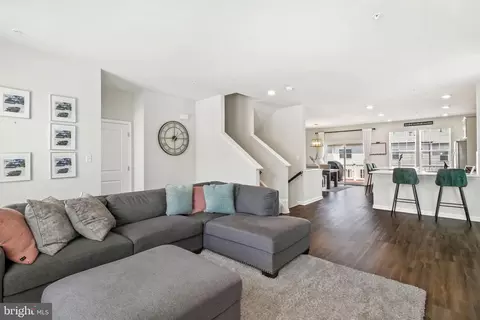 Entry Way - 2912 Davis Ridge Ct, Hanover, MD 21076 photo 6 of 10
