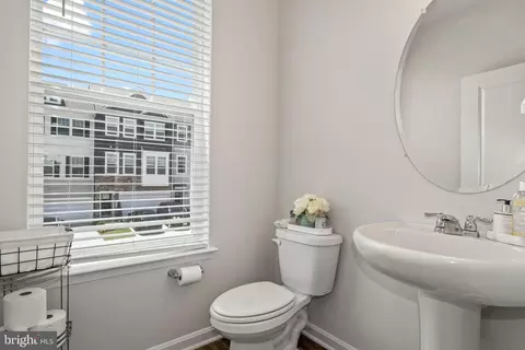Entry Way - 2912 Davis Ridge Ct, Hanover, MD 21076 photo 7 of 10
