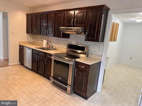 1847 Cedar Dr, Severn, MD 21144 photo 4