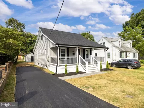 8428 Arbutus Rd, Pasadena, MD 21122 photo 2