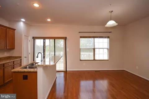 Living - 8426 Winding Trl, Laurel, MD 20724 photo 4 of 7