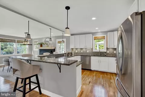 Kitchen - 218 Spruce Ave, Edgewater, MD 21037 photo 2 of 4