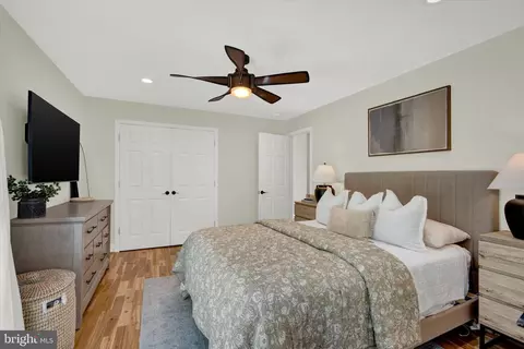 Bedroom - 218 Spruce Ave, Edgewater, MD 21037 photo 2 of 4