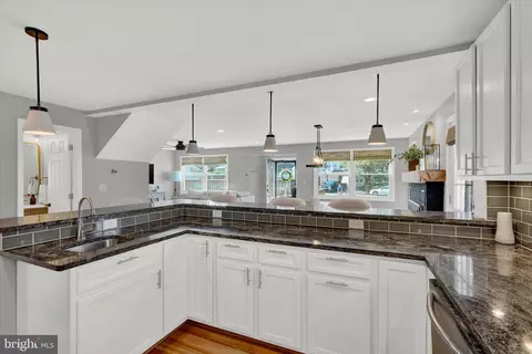 Kitchen - 218 Spruce Ave, Edgewater, MD 21037 photo 3 of 4