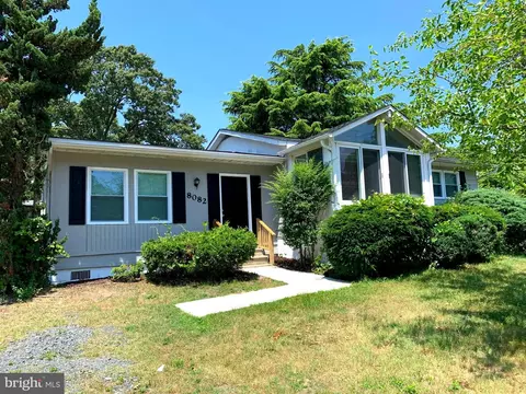 8082 Catherine Ave, Pasadena, MD 21122