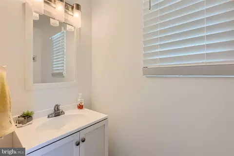 904 Holly Ave, Edgewater, MD 21037 photo 13