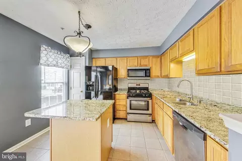 2718 Mapleview Ct, Odenton, MD 21113 photo 6