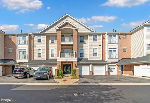 421 Hamlet Club Dr #206, Edgewater, MD 21037