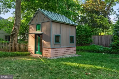 Exterior - 8 Tolson St, Annapolis, MD 21401 photo 7 of 12