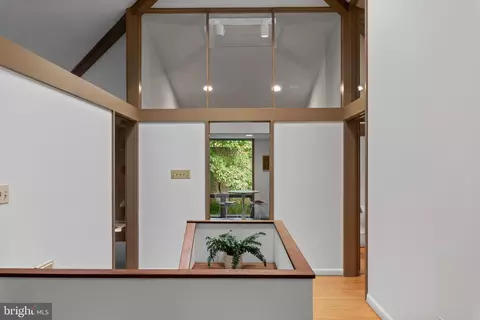 Entry Way - 8 Tolson St, Annapolis, MD 21401 photo 2 of 10