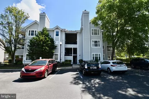 603 Forest Walk Ln #202, Odenton, MD 21113