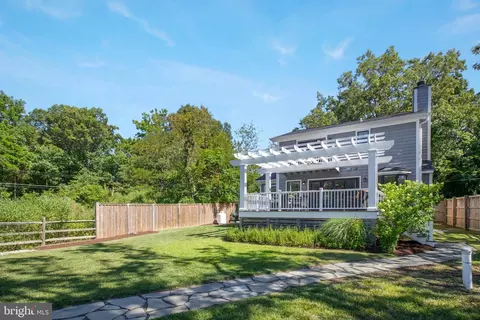 Exterior - 4937 Thomas Dr, Shady Side, MD 20764 photo 13 of 14