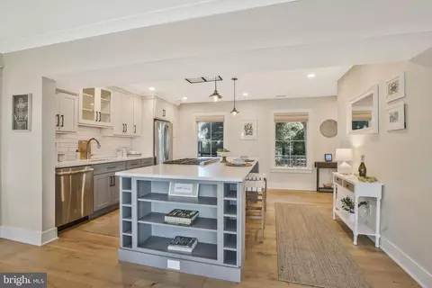 Kitchen - 4937 Thomas Dr, Shady Side, MD 20764 photo 6 of 6