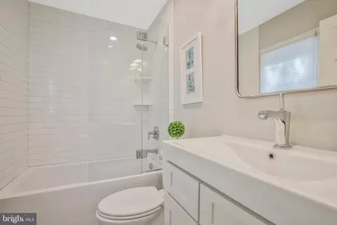 Bath - 4937 Thomas Dr, Shady Side, MD 20764 photo 5 of 5