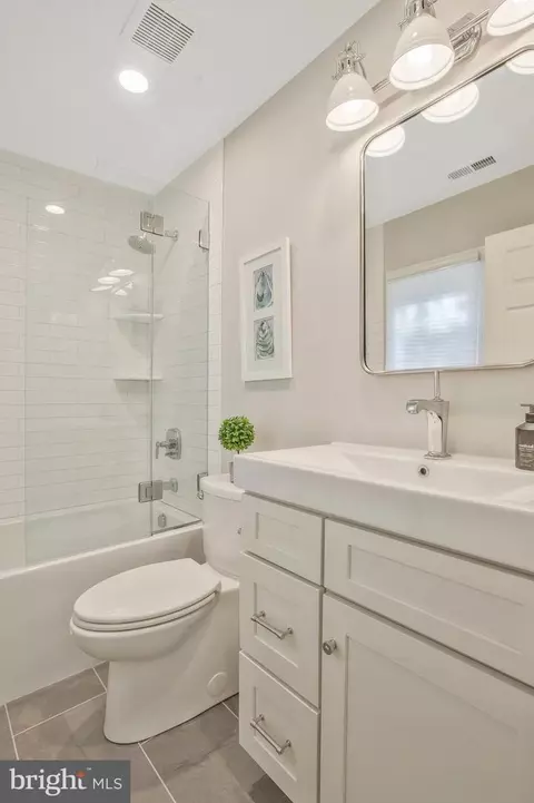 Bath - 4937 Thomas Dr, Shady Side, MD 20764 photo 3 of 5