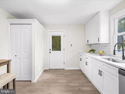 826 Clifton Ave, Arnold, MD 21012 photo 2