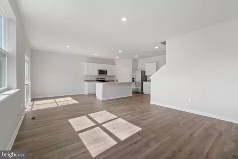 Entry Way - 3631 7th Ave, Edgewater, MD 21037 photo 5 of 19