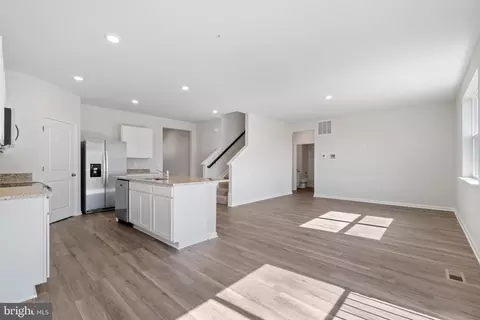 Entry Way - 3631 7th Ave, Edgewater, MD 21037 photo 2 of 19