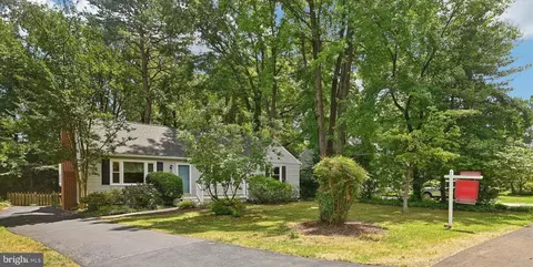 105 Hatton Dr, Severna Park, MD 21146