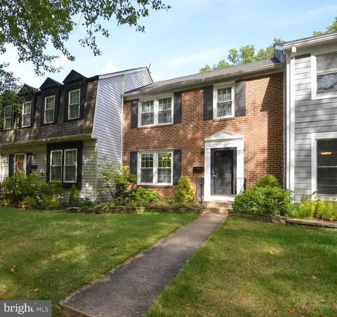 1760 Lang Dr, Crofton, MD 21114 photo 2