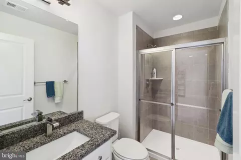 Bath - 2924 Middleham Ct, Hanover, MD 21076 photo 3 of 4