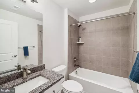 Bath - 2924 Middleham Ct, Hanover, MD 21076 photo 4 of 4