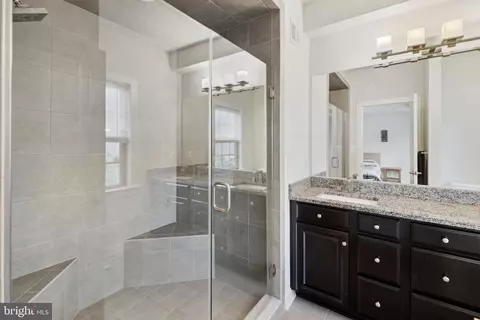 Bath - 2924 Middleham Ct, Hanover, MD 21076 photo 2 of 4