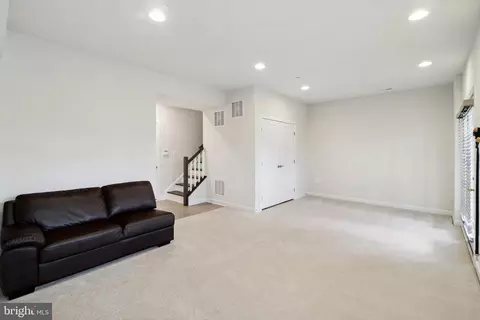 Living - 2924 Middleham Ct, Hanover, MD 21076 photo 2 of 3