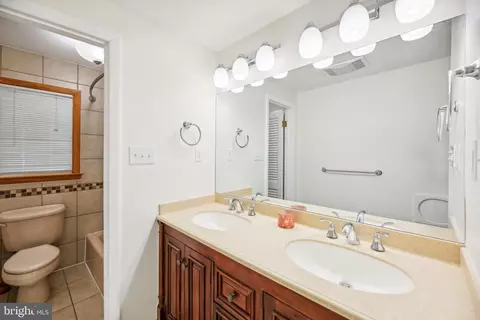 Entry Way - 48 Johnson Rd, Pasadena, MD 21122 photo 1 of 1