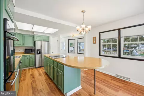Kitchen - 48 Johnson Rd, Pasadena, MD 21122 photo 1 of 6