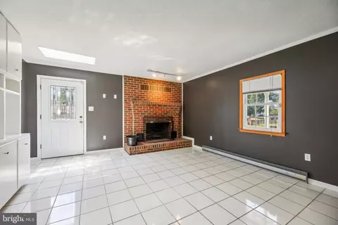 Living - 48 Johnson Rd, Pasadena, MD 21122 photo 2 of 4