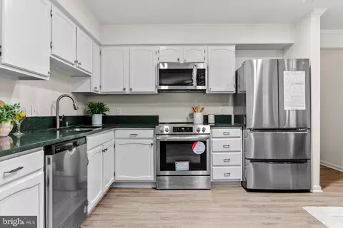 Kitchen - 941 Riversedge Cir, Annapolis, MD 21401 photo 2 of 4