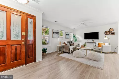 Entry Way - 941 Riversedge Cir, Annapolis, MD 21401 photo 1 of 6
