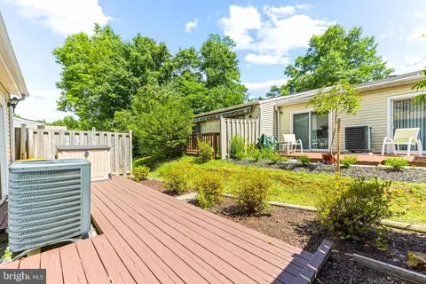 Exterior - 941 Riversedge Cir, Annapolis, MD 21401 photo 5 of 8