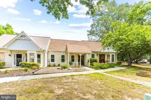 Exterior - 941 Riversedge Cir, Annapolis, MD 21401 photo 1 of 8