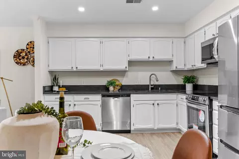 Kitchen - 941 Riversedge Cir, Annapolis, MD 21401 photo 4 of 4