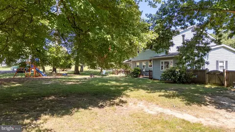 Exterior - 1504 Marco Dr, Pasadena, MD 21122 photo 2 of 4