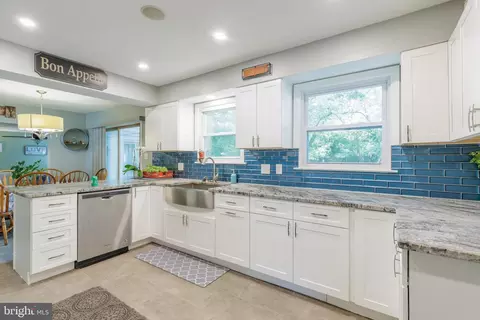 Kitchen - 1504 Marco Dr, Pasadena, MD 21122 photo 2 of 4