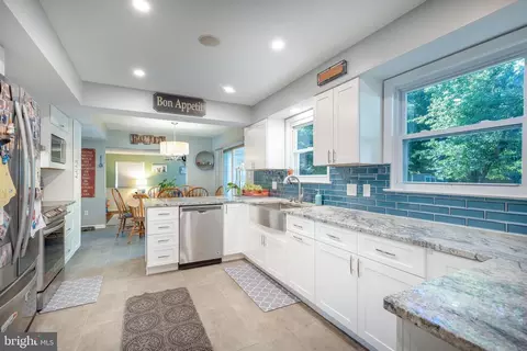 Kitchen - 1504 Marco Dr, Pasadena, MD 21122 photo 3 of 4