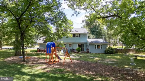 Exterior - 1504 Marco Dr, Pasadena, MD 21122 photo 3 of 4