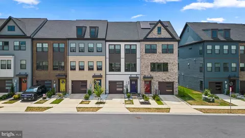 614 Chalcedony Ln, Glen Burnie, MD 21060