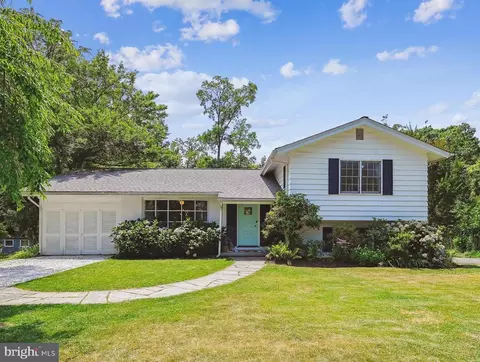 1520 Circle Dr, Annapolis, MD 21409