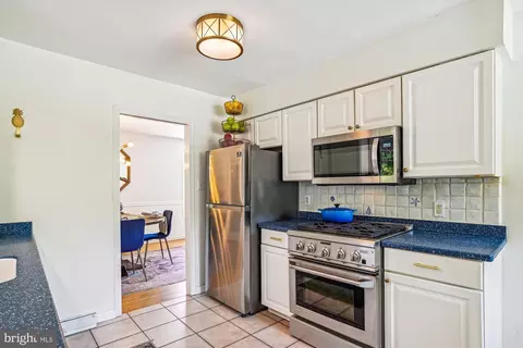 Kitchen - 1520 Circle Dr, Annapolis, MD 21409 photo 2 of 5