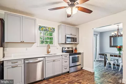 3413 Barnsley Ct, Pasadena, MD 21122 photo 5