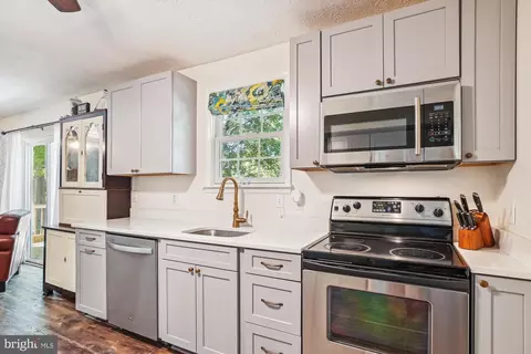 3413 Barnsley Ct, Pasadena, MD 21122 photo 7